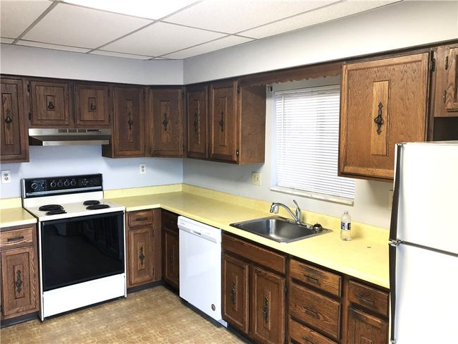 2 - 5127 Liberty Ave, Condo with 2 bedrooms, 1 bathrooms and 2 parking in Bloomfield PA | Image 16