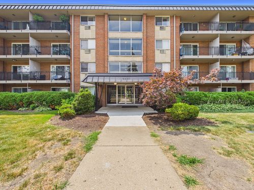 226-2210 S Goebbert Rd, Arlington Heights, IL, 60005-4232 | Card Image