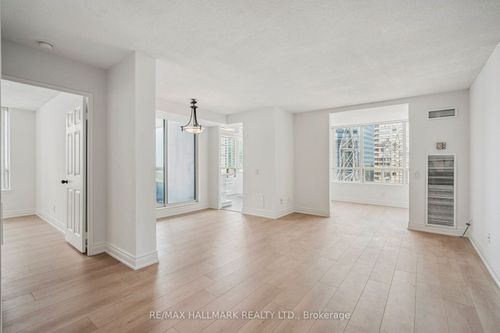 1214-7 Bishop Ave, North York, ON, M2M4J4 | Card Image