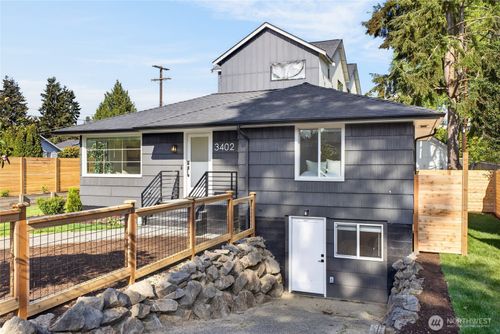 3402 48th Ave Sw, Seattle, WA, 98116-3204 | Card Image