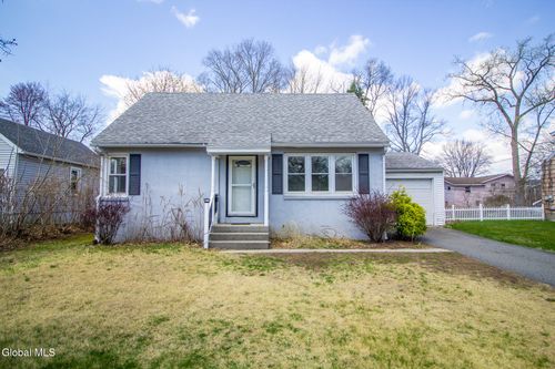 16 Swayze Dr, Latham, NY, 12110-5010 | Card Image