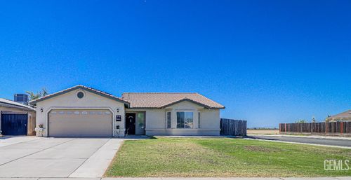 238 Avenida Castro, Delano, CA, 93215 | Card Image