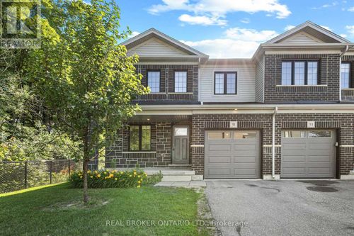 91 Woodedge Cir, Kitchener, ON, N2R0P8 | Card Image