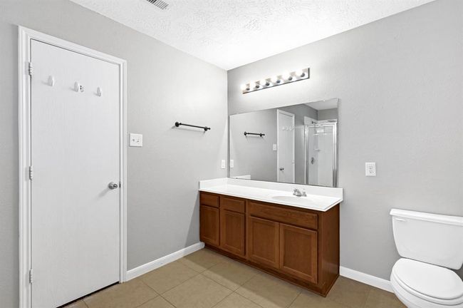 Master bathroom. | Image 15