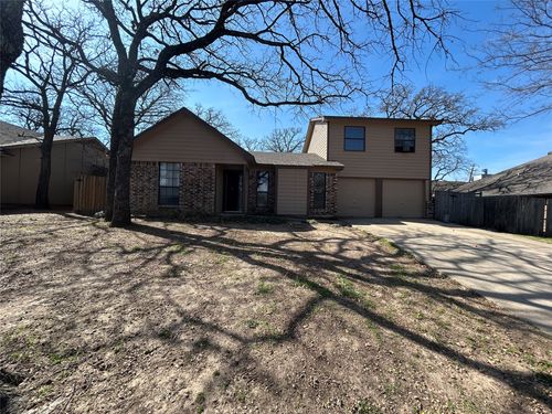 721 Timberoaks Dr, Azle, TX, 76020-4832 | Card Image
