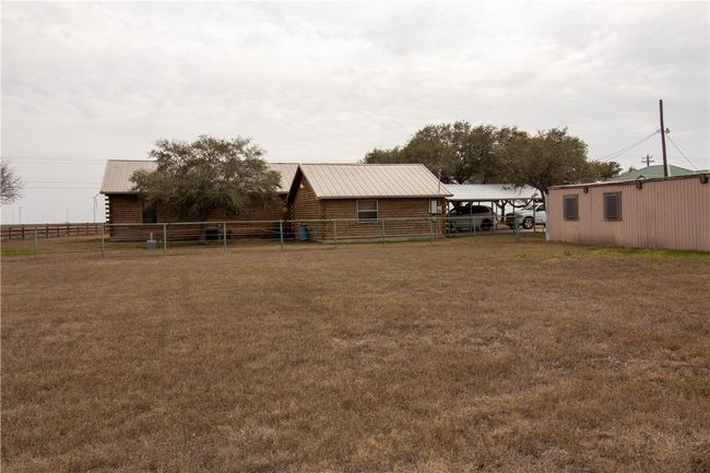 11701 Highway 359, House other with 3 bedrooms, 2 bathrooms and null parking in Mathis TX | Image 4