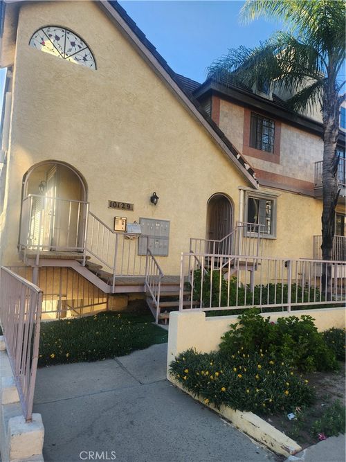 10129 Commerce Ave, Tujunga, CA, 91042-3521 | Card Image