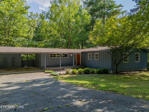 909 W Outer Dr, Oak Ridge, TN, 37830-8233 | Card Image