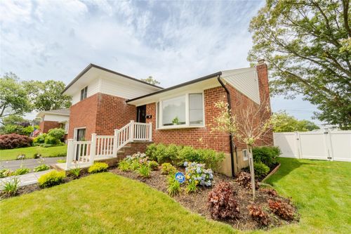 307 Harmony Dr, Massapequa Park, NY, 11762-3513 | Card Image