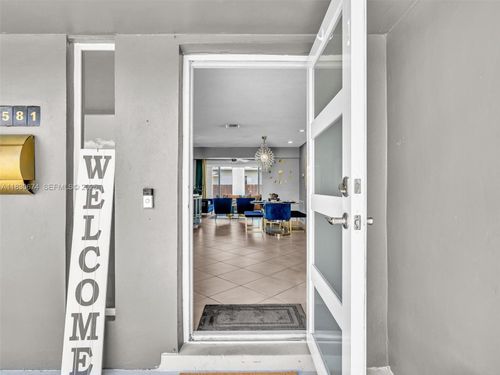 8581 Nw 15th Ct, Pembroke Pines, FL, 33024-4864 | Card Image