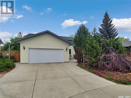 723 Pezer Crt, Saskatoon, SK, S7S1J8 | Card Image