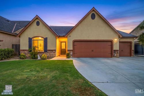 6213 Cape Cod Ave, Bakersfield, CA, 93313-5885 | Card Image
