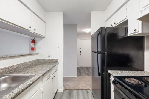 apt-2081-10101 Forum Park Dr, Houston, TX, 77036-8141 | Card Image