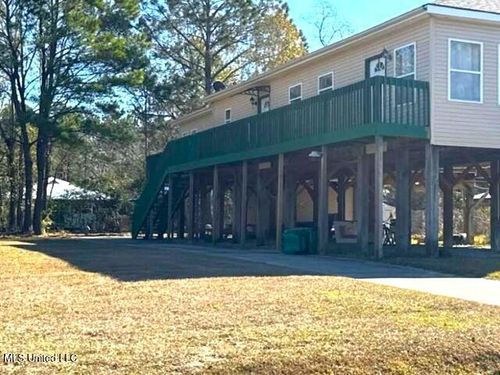 304 Vacation Ln, Waveland, MS, 39576-4028 | Card Image