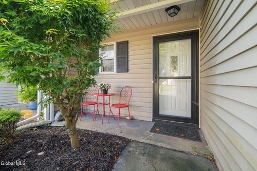 12 Marsdale Ct, Selkirk, NY, 12158-9772 | Card Image