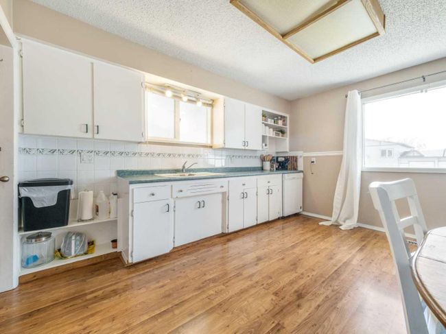 4902 62 Avenue, Home with 4 bedrooms, 2 bathrooms and 2 parking in Taber AB | Image 9