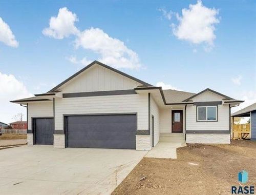 1014 Birch St Street, Harrisburg, SD, 57032 | Card Image