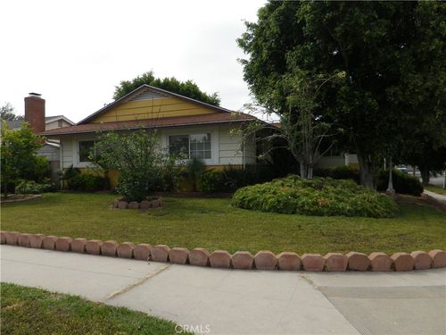 9916 Whitaker Ave, North Hills, CA, 91343 | Card Image