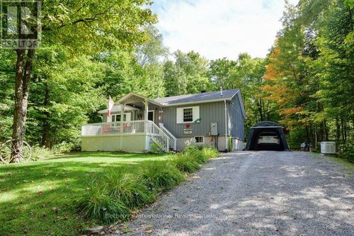 1160 Skeleton Lake Rd 2, Utterson, ON, P0B1M0 | Card Image