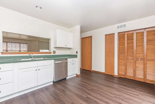 2593 Canyon Dr, Townhouse with 3 bedrooms, 2 bathrooms and 4 parking in Plainfield IL | Image 9