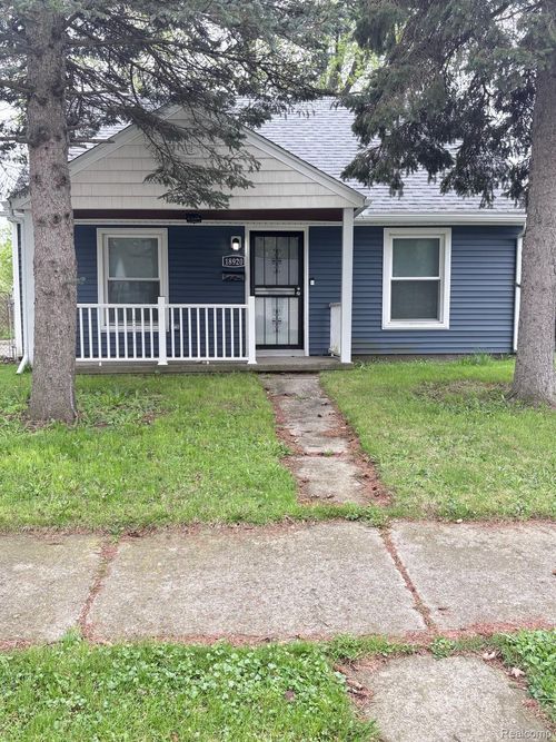 18920 Kingsville St, Detroit, MI, 48225-2140 | Card Image