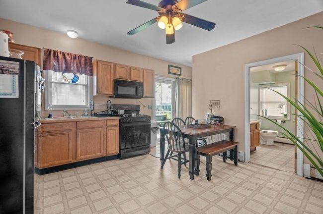 207 Buffinton St, House other with 4 bedrooms, 1 bathrooms and null parking in Fall River MA | Image 4