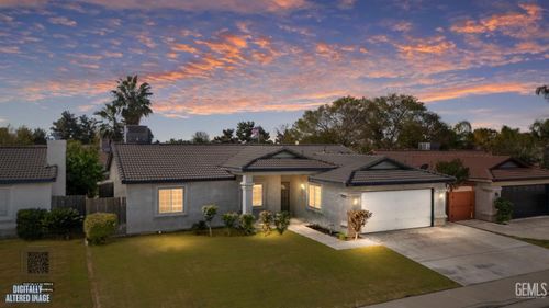 5313 Tyner Ln, Bakersfield, CA, 93307-6855 | Card Image