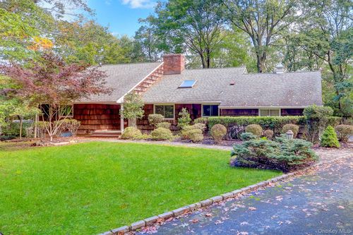 21 Druid Hill, Brookhaven, NY, 11777 | Card Image