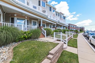 31 Pavilion Avenue, Condo with 3 bedrooms, 2 bathrooms and null parking in Long Branch NJ | Image 2