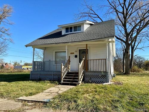 9386 Montrose St, Detroit, MI, 48228-2127 | Card Image