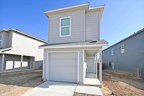 6718 Marble Rdg, Elmendorf, TX, 78112-4467 | Card Image