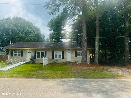 207 W Bridgers St, Burgaw, NC, 28425-5232 | Card Image