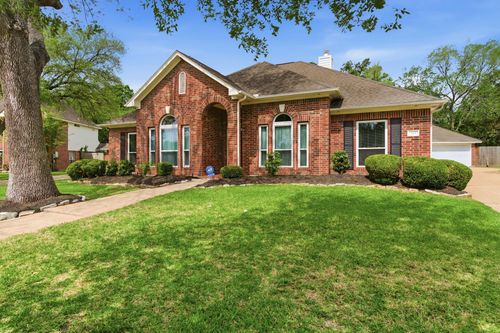 304 Melodywood Dr, Friendswood, TX, 77546-2852 | Card Image