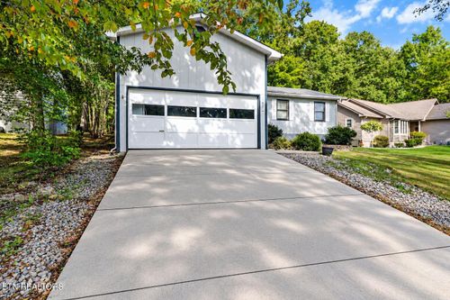 107 Delbridge Ln, Crossville, TN, 38558-8816 | Card Image