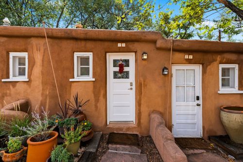 23-634 Garcia St, Santa Fe, NM, 87505-2914 | Card Image