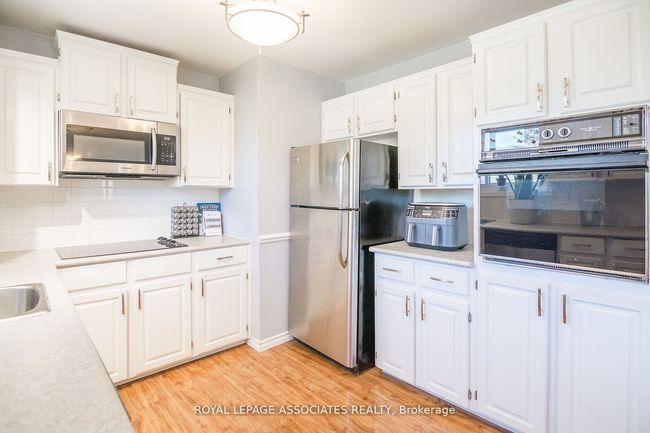 846 Antonio St, House other with 3 bedrooms, 1 bathrooms and 4 parking in Pickering ON | Image 4