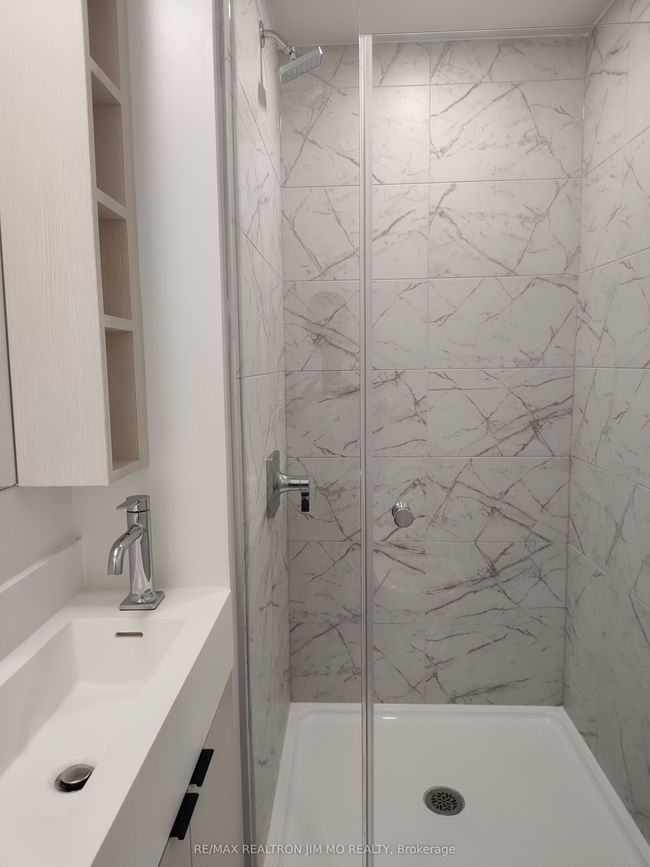 252 Church St, Condo with 2 bedrooms, 2 bathrooms and null parking in Toronto ON | Image 17