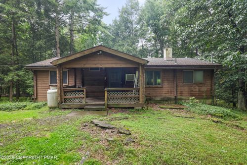 135 Sportsmen Dr, Cresco, PA, 18326-7821 | Card Image