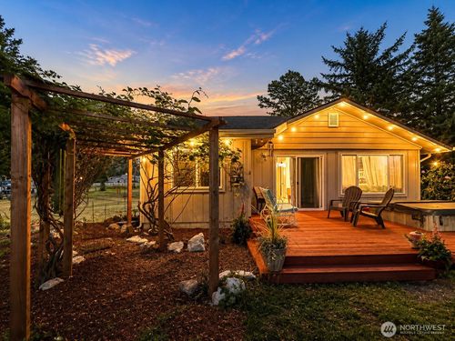 103 24th St Ne, Long Beach, WA, 98631-3811 | Card Image