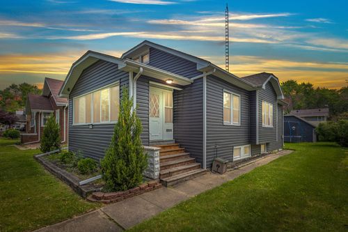 956 Elm Ave, Kankakee, IL, 60901-5430 | Card Image