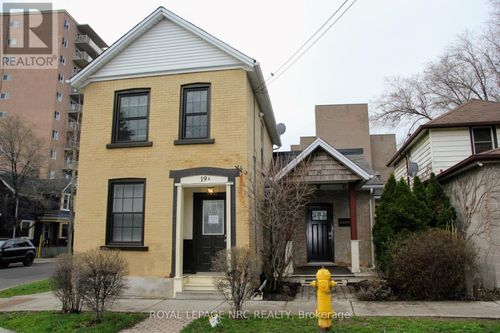 19 Court Street, St. Catharines (Downtown), ON, L2R4R5 | Card Image