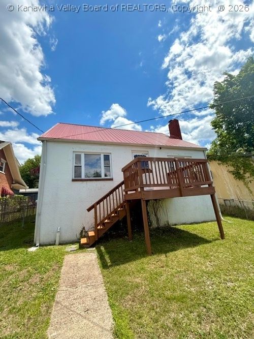 216 Sunset Dr, Charleston, WV, 25301-1040 | Card Image