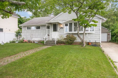 1644 Meadowbrook Rd, Merrick, NY, 11566-2505 | Card Image