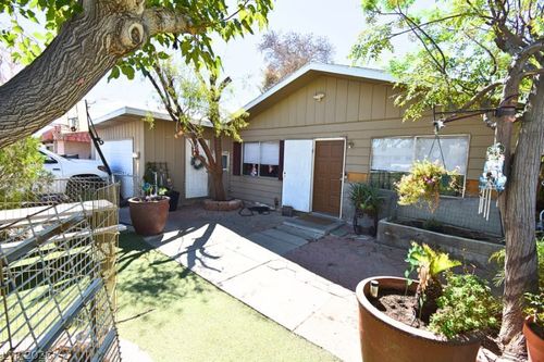 5305 Camden Avenue, Las Vegas, NV, 89122 | Card Image