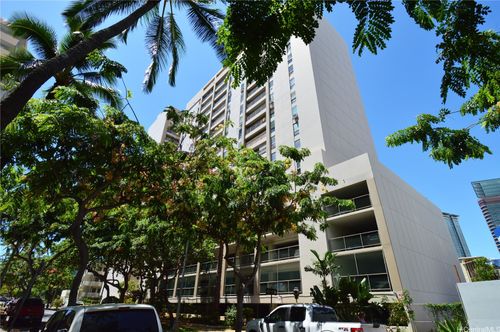 apt-1005-430 Keoniana St, Honolulu, HI, 96815-2041 | Card Image