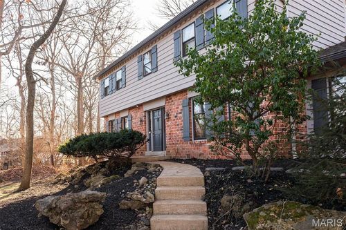 1839 Cabinwood Ct, Chesterfield, MO, 63017-5001 | Card Image