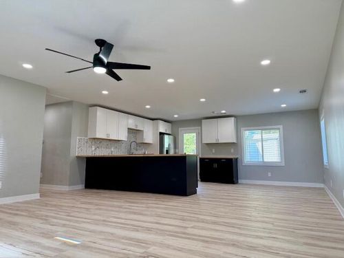 300 E 6th St, Mountain View, MO, 65548-7123 | Card Image