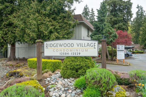 apt-j7-12505 Ne 117th Pl, Kirkland, WA, 98034-4110 | Card Image