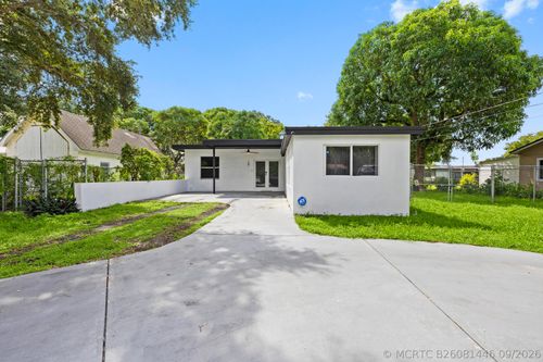 28 Ne 165th St, Miami, FL, 33162-3436 | Card Image