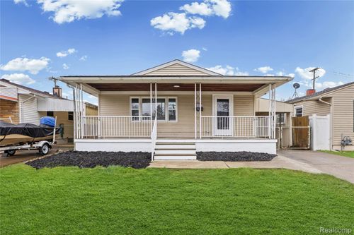 277 White St, Ecorse, MI, 48229-1069 | Card Image